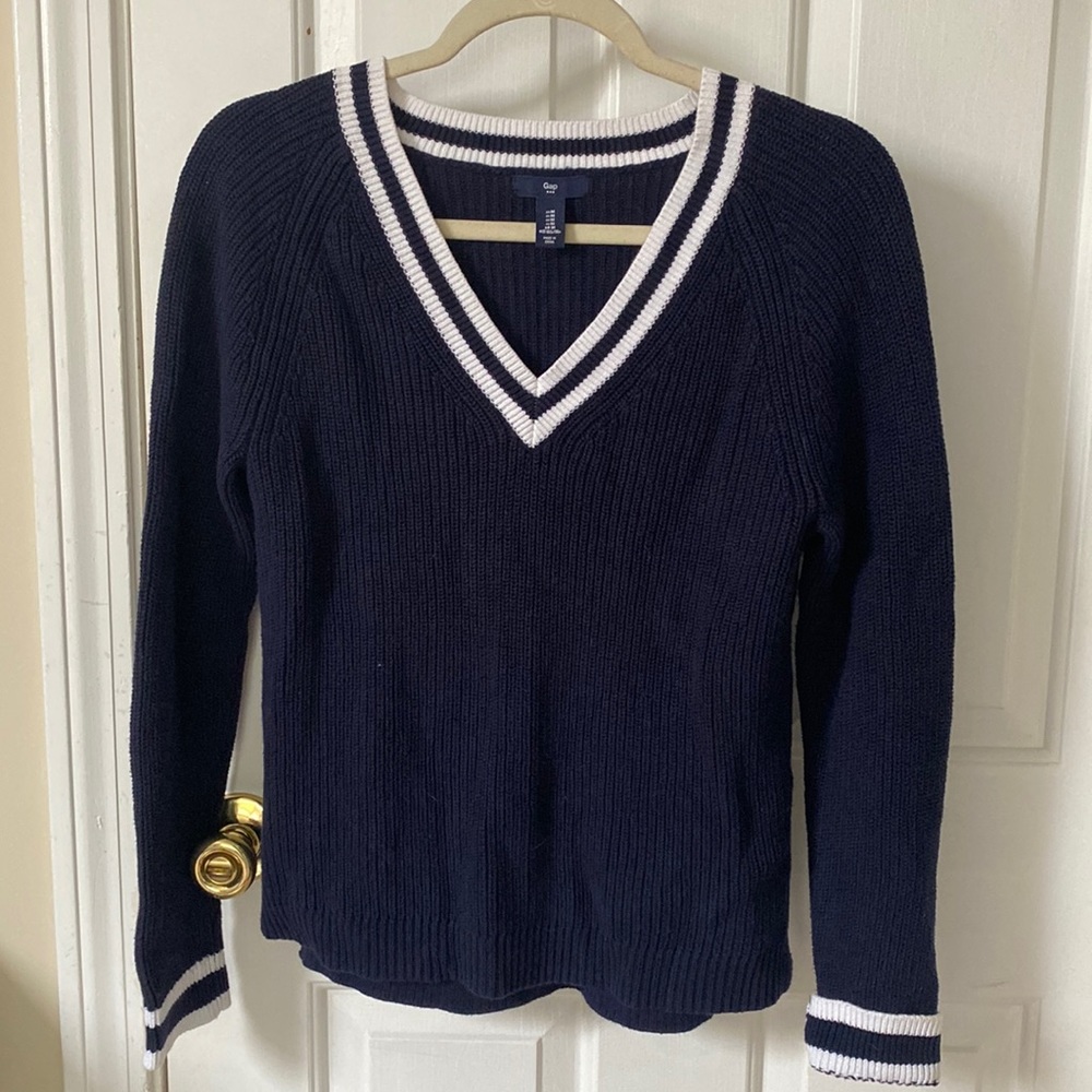 Navy blue gap sweater